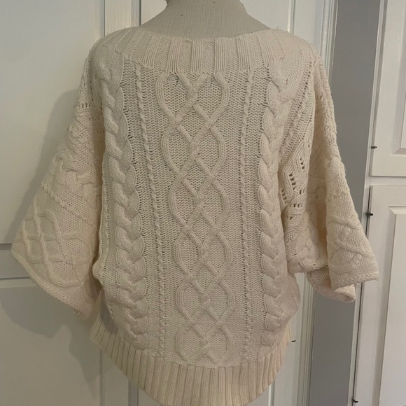 Express‎ Cream Cable Knit Chunky Sweater Women's Large Cotton/wool/angora blend - Picture 5 of 11